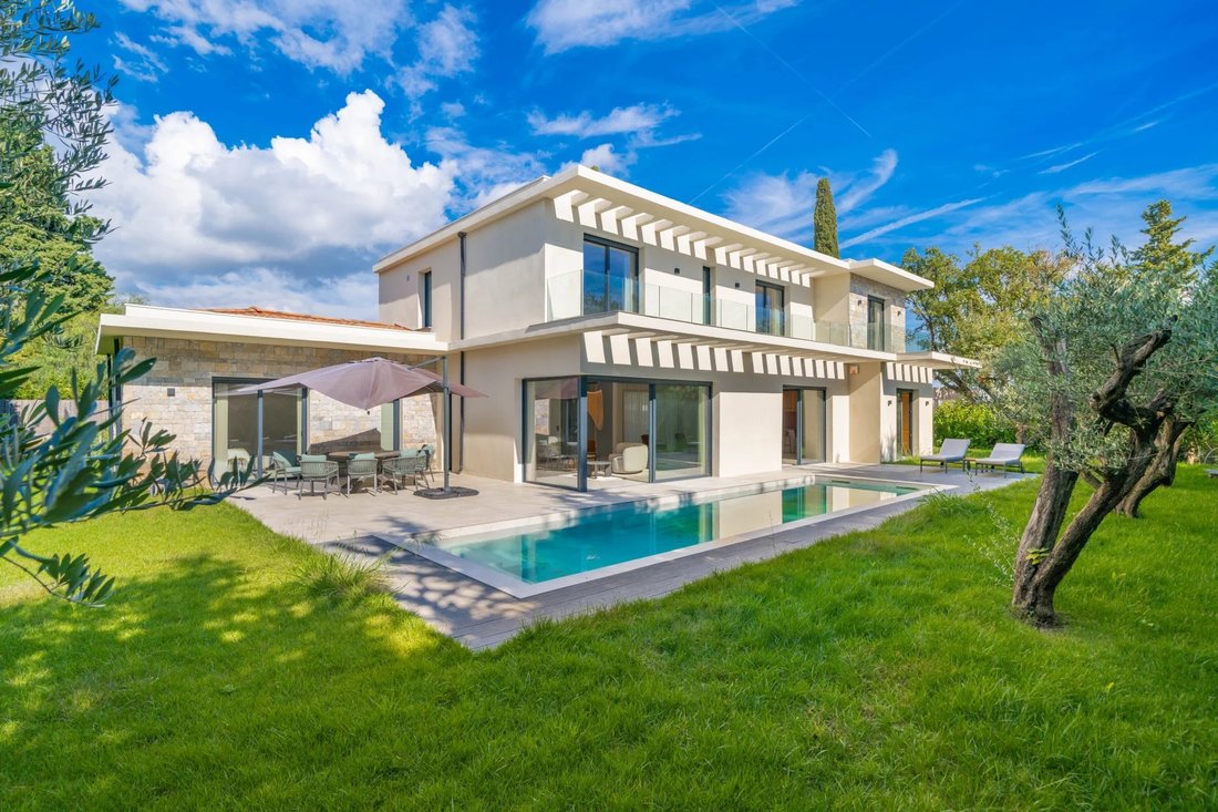 Villa in Mougins, Provence-Alpes-Côte d'Azur, France 1 - 16289936