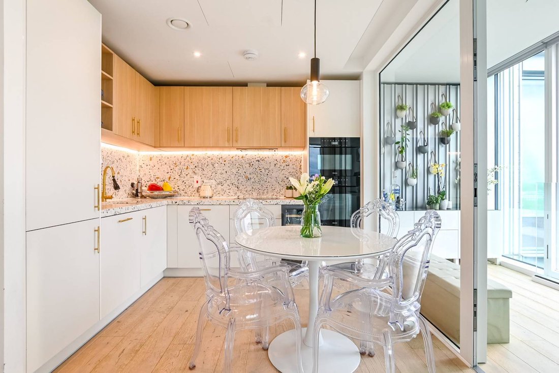 Apartment in St Pancras, Camden, England 1 - 16289662
