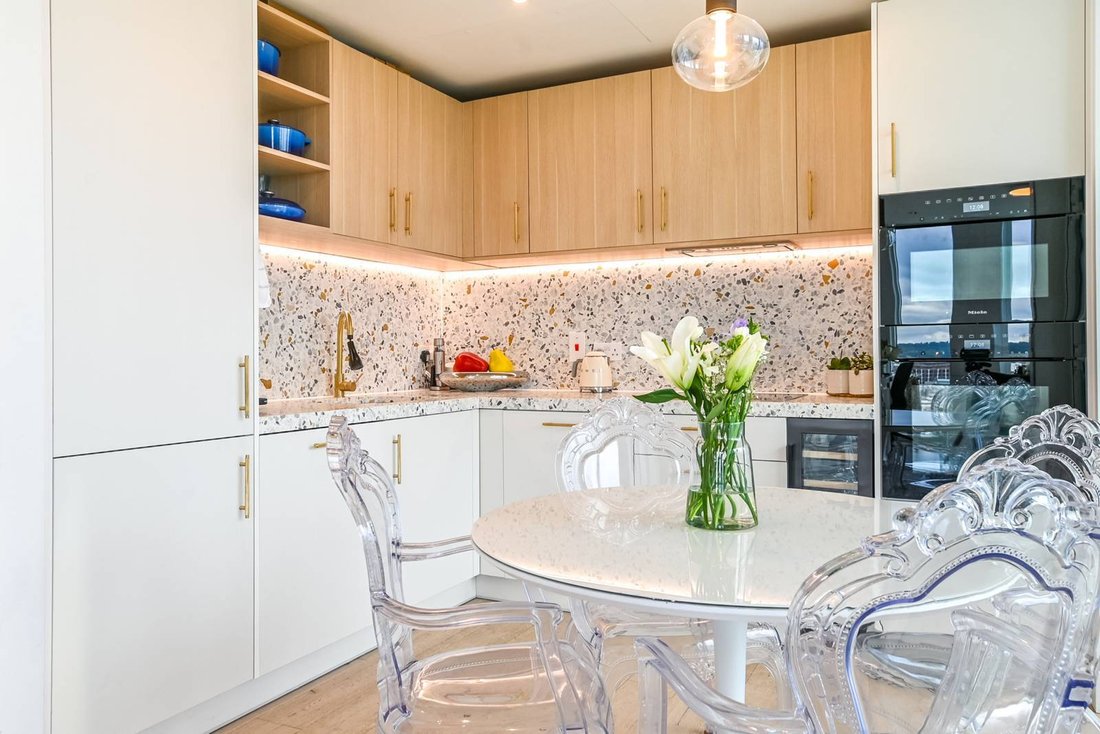 Apartment in St Pancras, Camden, England 4 - 16289662