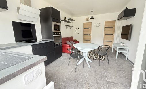 Castle for Sale in Bourges, Centre-Val de Loire, France