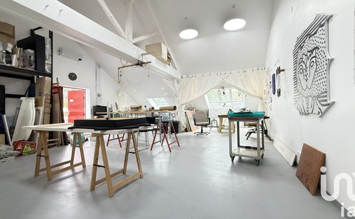 Castle for Sale in Bourges, Centre-Val de Loire, France