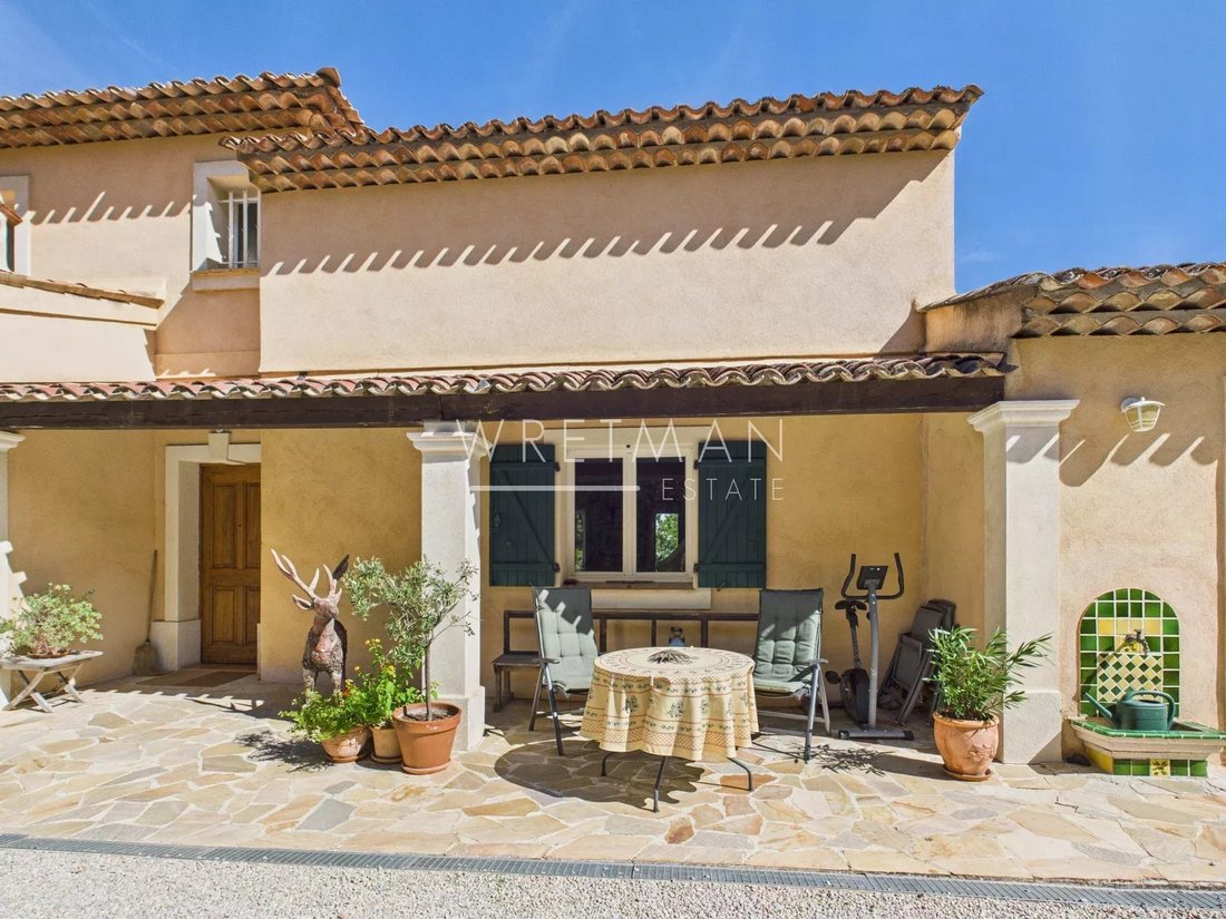 Villa in Le Cannet-des-Maures, Provence-Alpes-Côte d'Azur, France 4 - 16292317