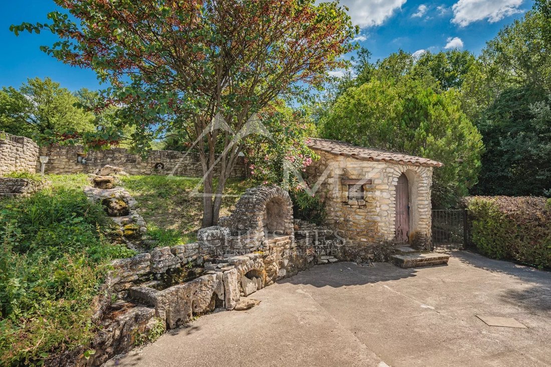 Estate in Apt, Provence-Alpes-Côte d'Azur, France 4 - 14444007
