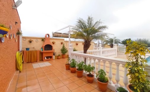 Chalet in El Puerto de Santa María, Andalusia, Spain 1