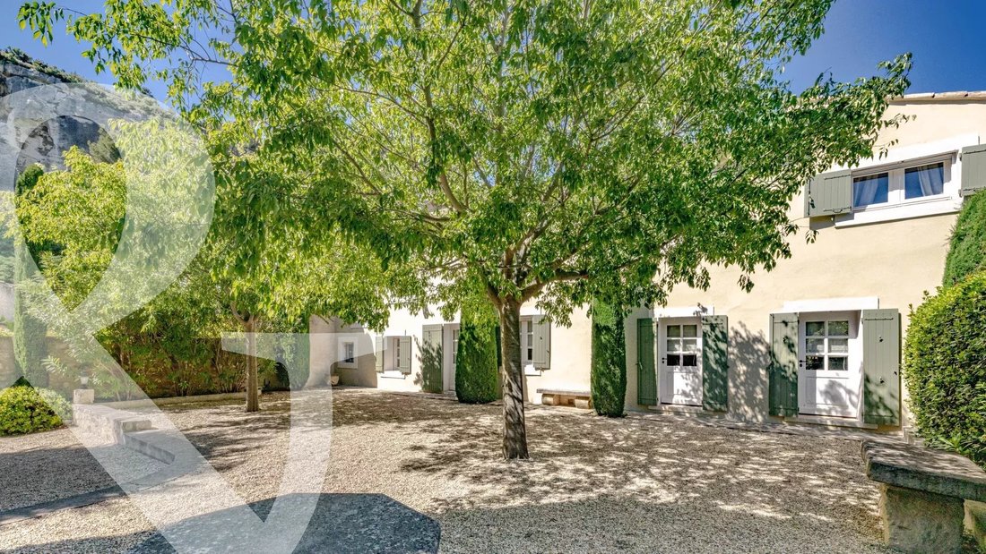 House in Les Baux-de-Provence, Provence-Alpes-Côte d'Azur, France 2 - 16289923