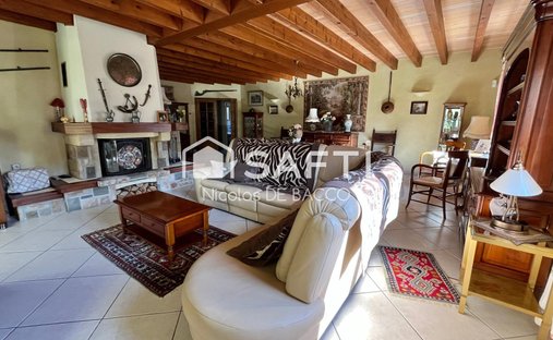 Castle for Sale in Casteljaloux, Nouvelle-Aquitaine, France