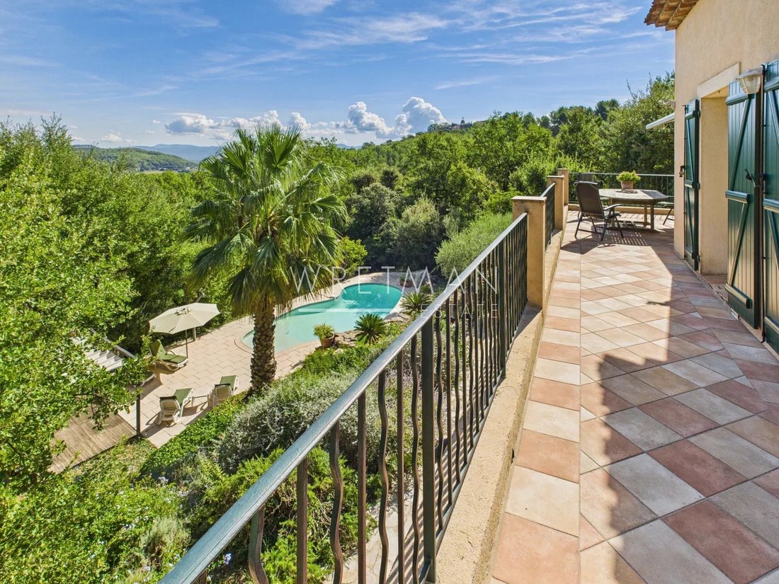 Villa in Le Cannet-des-Maures, Provence-Alpes-Côte d'Azur, France 2 - 16292317