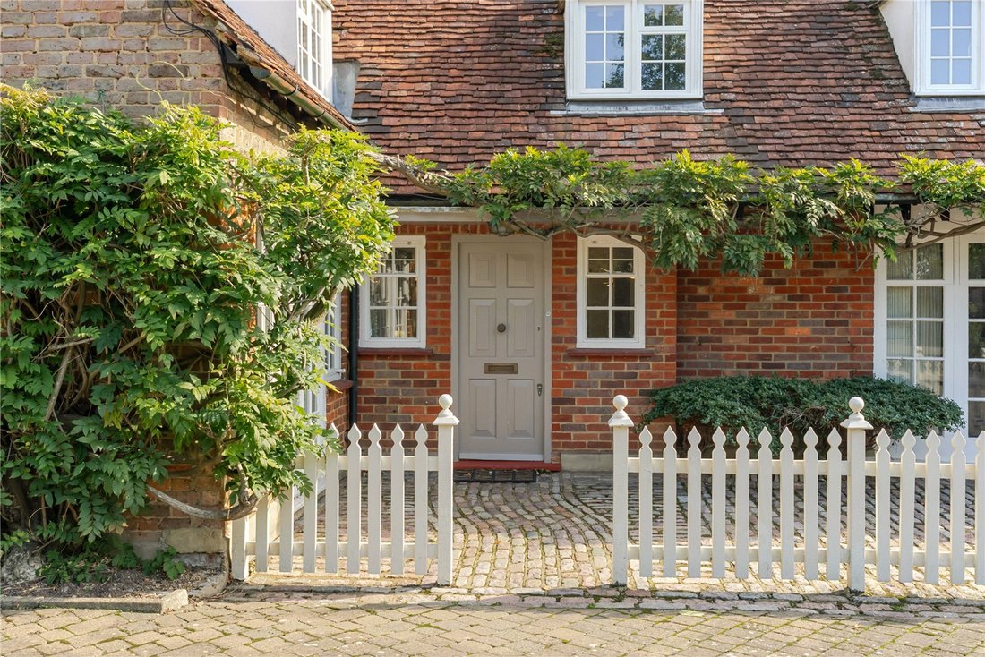 House in Denham, England 4 - 16292066