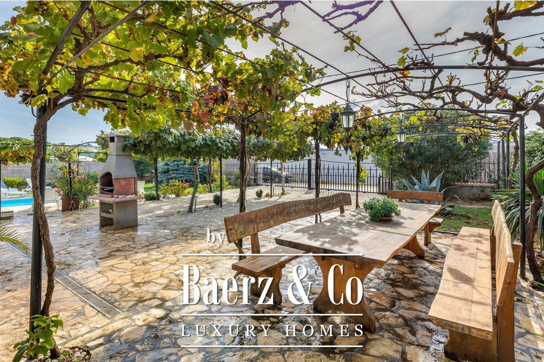 Townhouse in Mjesni odbor Kastanjer, Grad Pula, Istria County 4 - 16292358