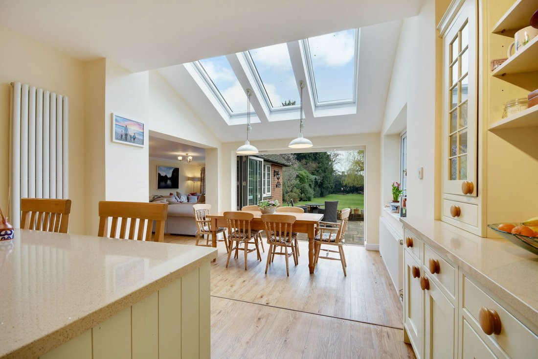 House in Shenfield Common, Brentwood, England 2 - 16292103