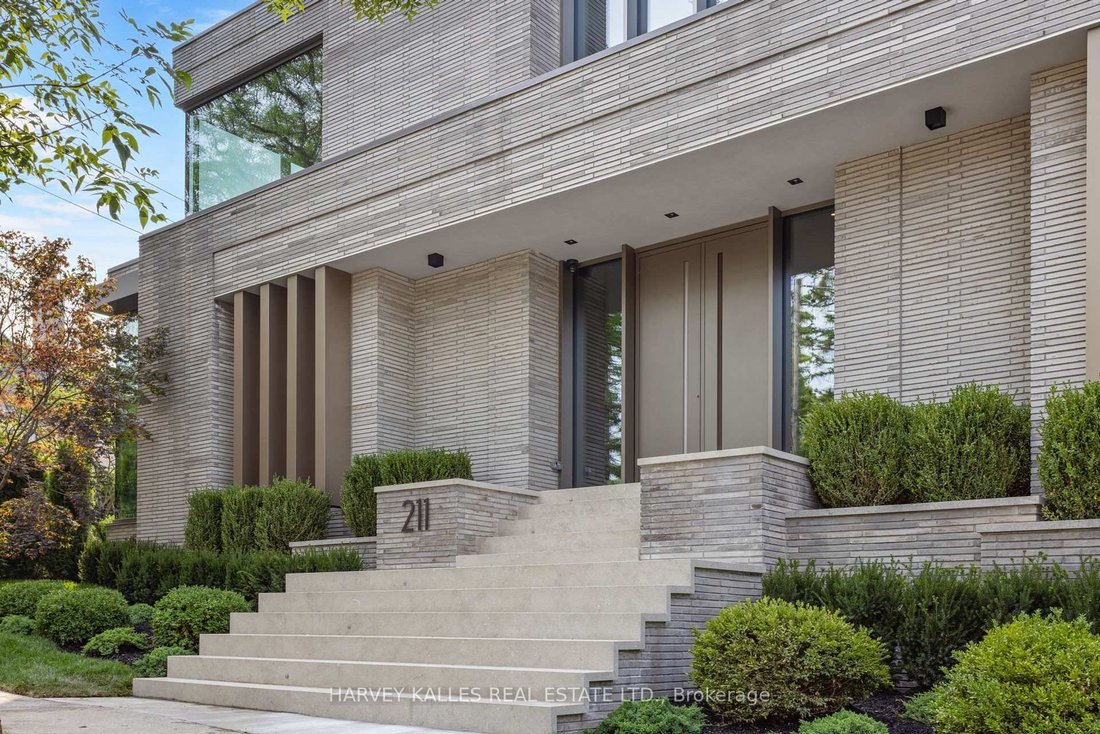 House in Toronto, Ontario, Canada 2 - 16294257