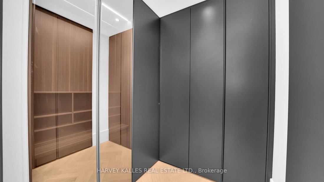 Apartment in Toronto, Ontario, Canada 2 - 16294252
