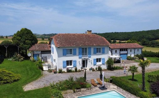 Château Vic Fezensac 503.14 Sqm 9 Rooms