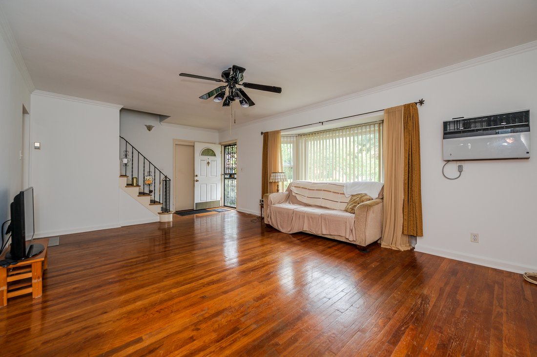 House in Malverne, New York, United States 3 - 16289603