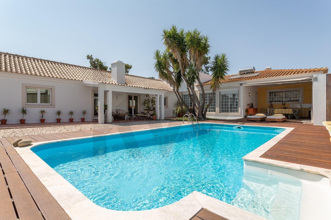 Townhouse in Azeitao (Sao Lourenco e Sao Simao), Setubal, Portugal 1 - 16294217