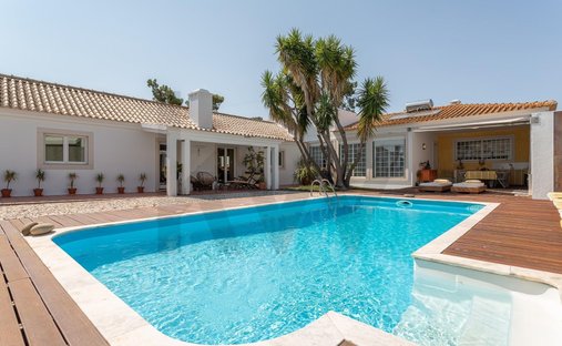 Townhouse in Azeitao (Sao Lourenco e Sao Simao), Setubal, Portugal 1