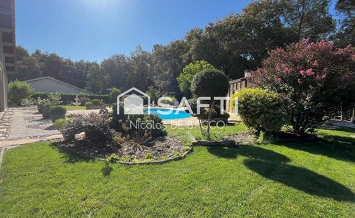 Castle for Sale in Casteljaloux, Nouvelle-Aquitaine, France