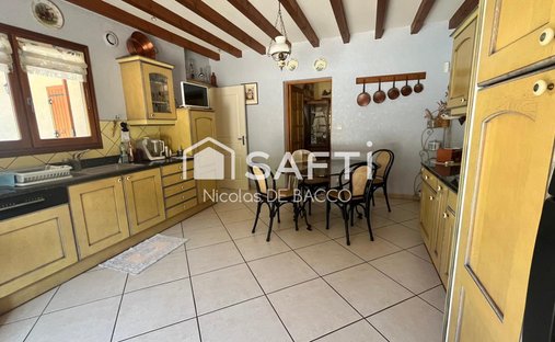 Castle for Sale in Casteljaloux, Nouvelle-Aquitaine, France