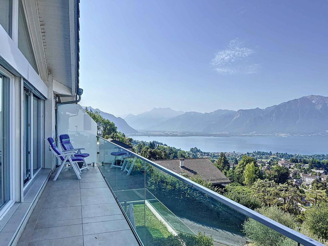 Villa Familiale Offrant Une Vue Panoramique Sur Le Lac Et Les Alpes