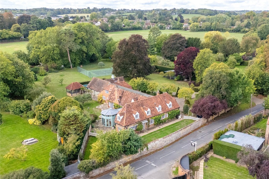 House in Denham, England 2 - 16292066