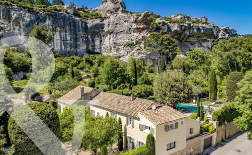 House in Les Baux-de-Provence, Provence-Alpes-Côte d'Azur, France 1