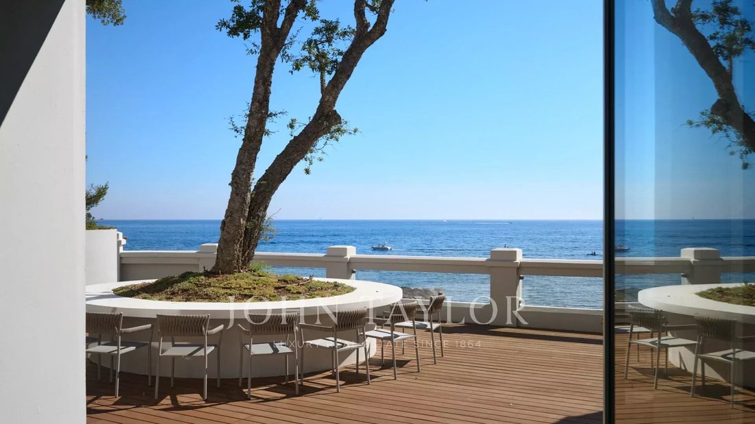 House in Théoule-sur-Mer, Provence-Alpes-Côte d'Azur, France 3 - 14967234