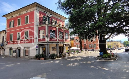 Villa in Barga, Tuscany, Italy 1