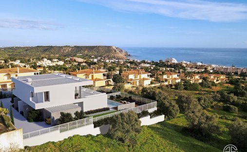 Villa in Praia da Luz, Algarve, Portugal 1