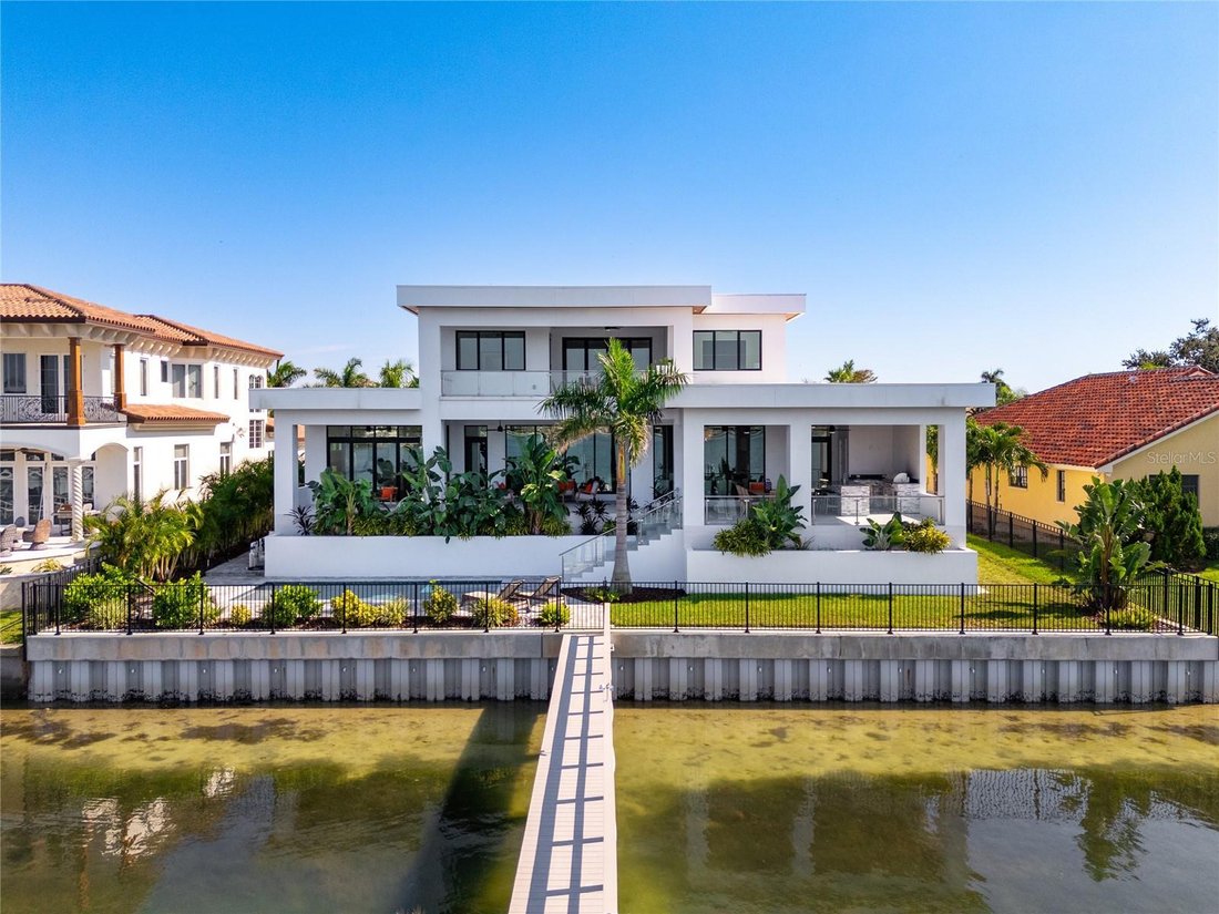 House in St. Petersburg, Florida, United States 1 - 16295887
