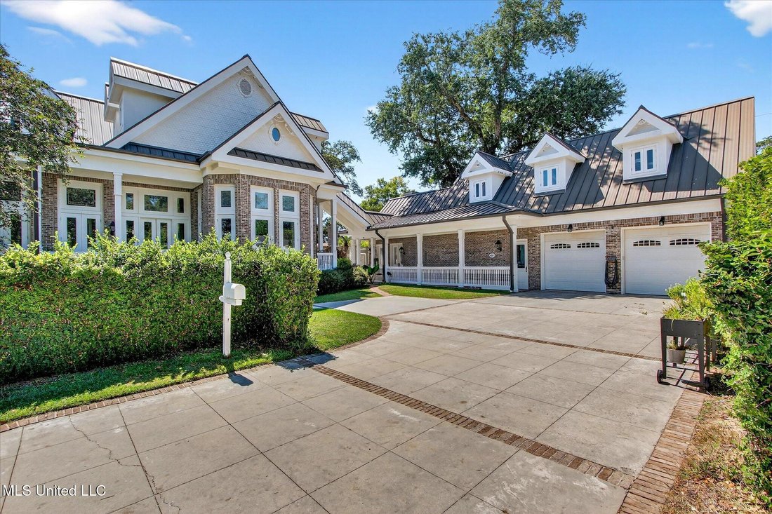 House in Biloxi, Mississippi, United States 2 - 16295854