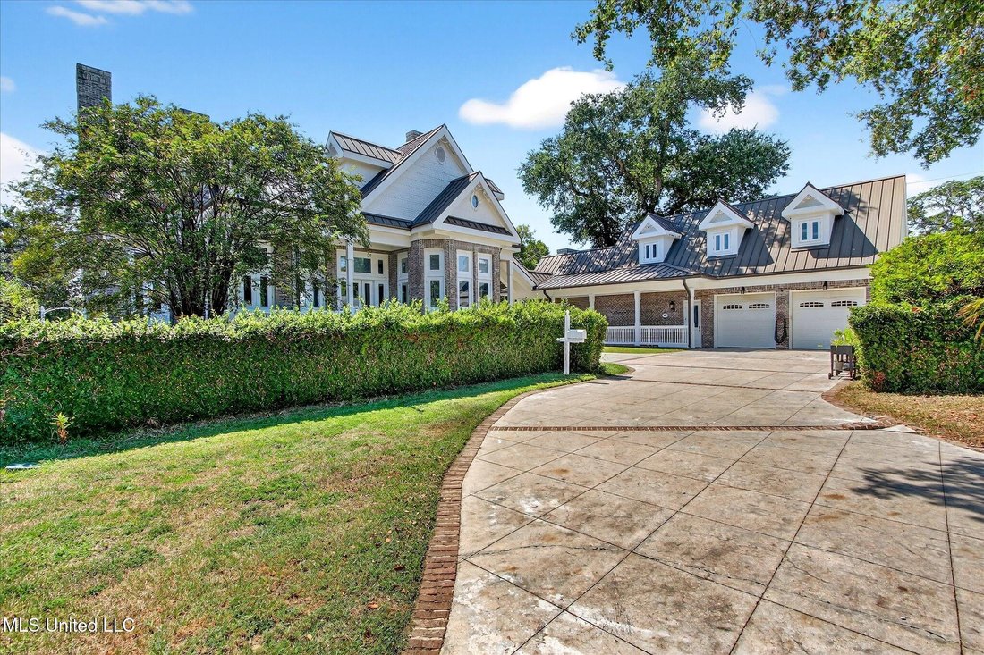 House in Biloxi, Mississippi, United States 4 - 16295854