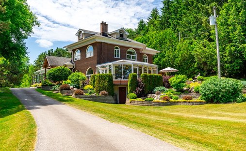 House in Mono, Ontario, Canada 1