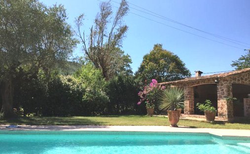 Villa in Puget-Ville, Provence-Alpes-Côte d'Azur, France 1
