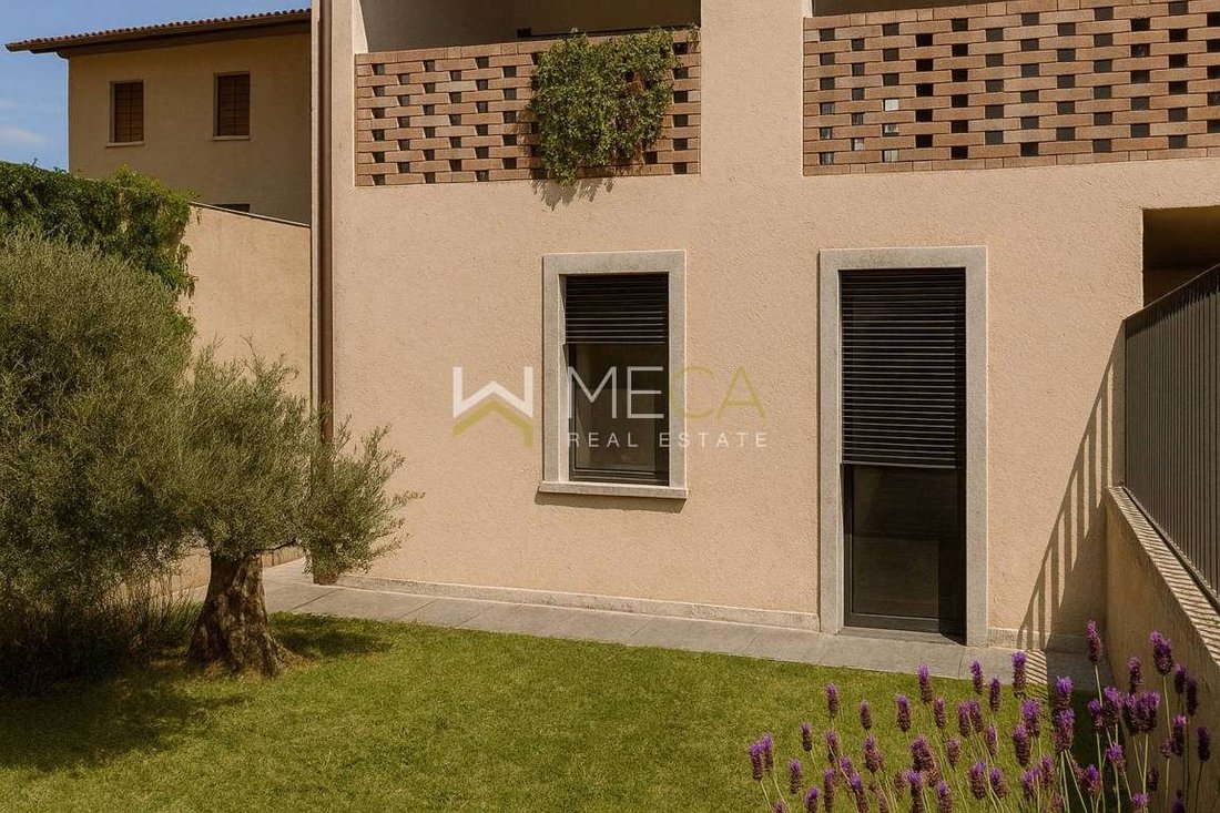 Apartment in Historic Center, Desenzano del Garda, Lombardy 3 - 16300125
