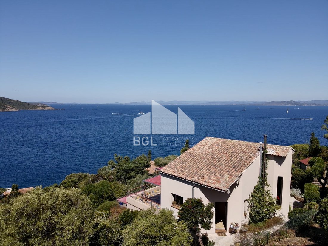 House in Hyeres, Provence-Alpes-Côte d'Azur, France 2 - 16296575