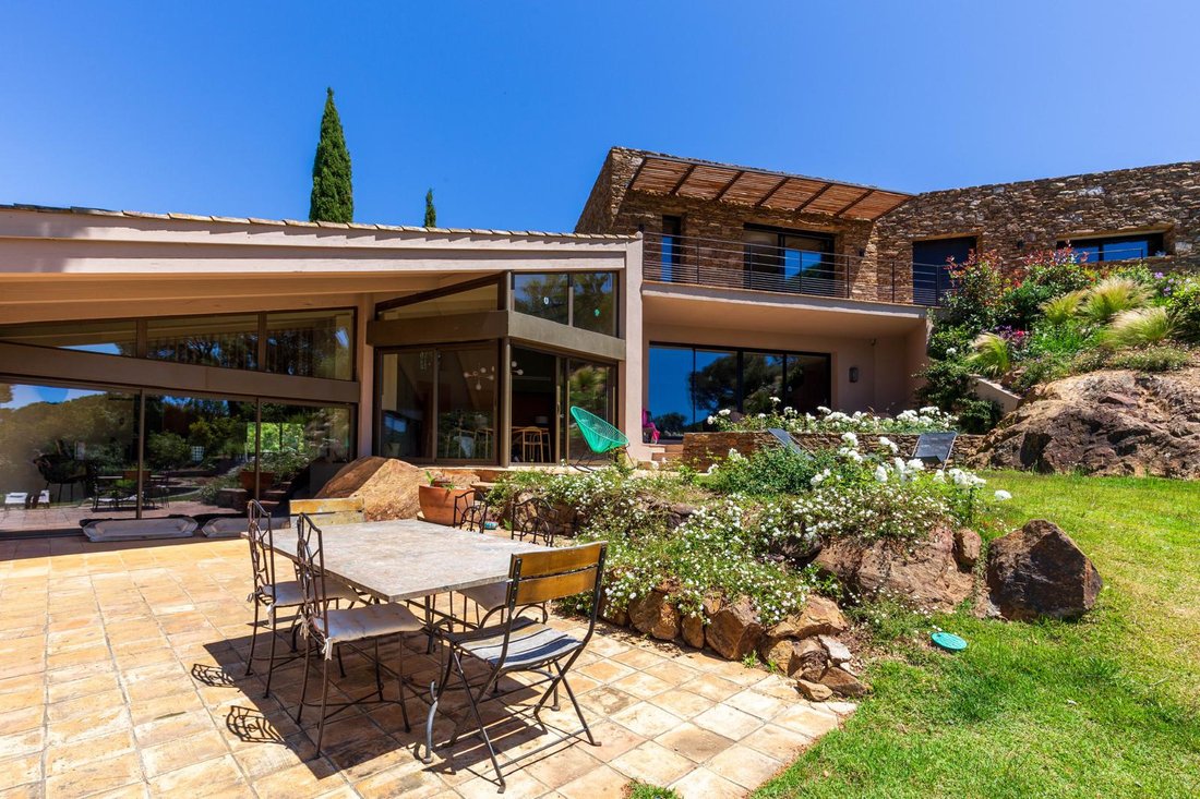 Villa in La Croix-Valmer, Provence-Alpes-Côte d'Azur, France 5 - 16297160