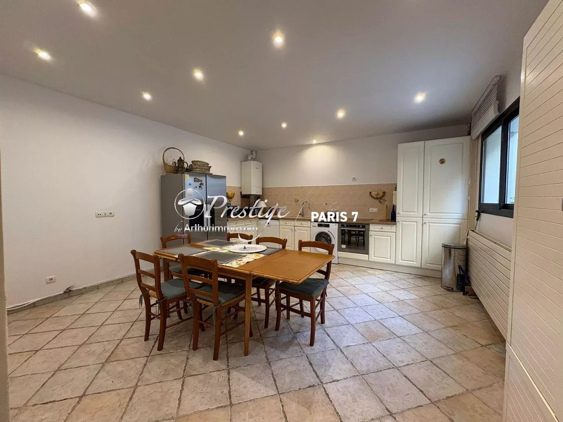 House in Grandes Carrières-Clichy, Paris 18e Arrondissement, Paris 4 - 16297728