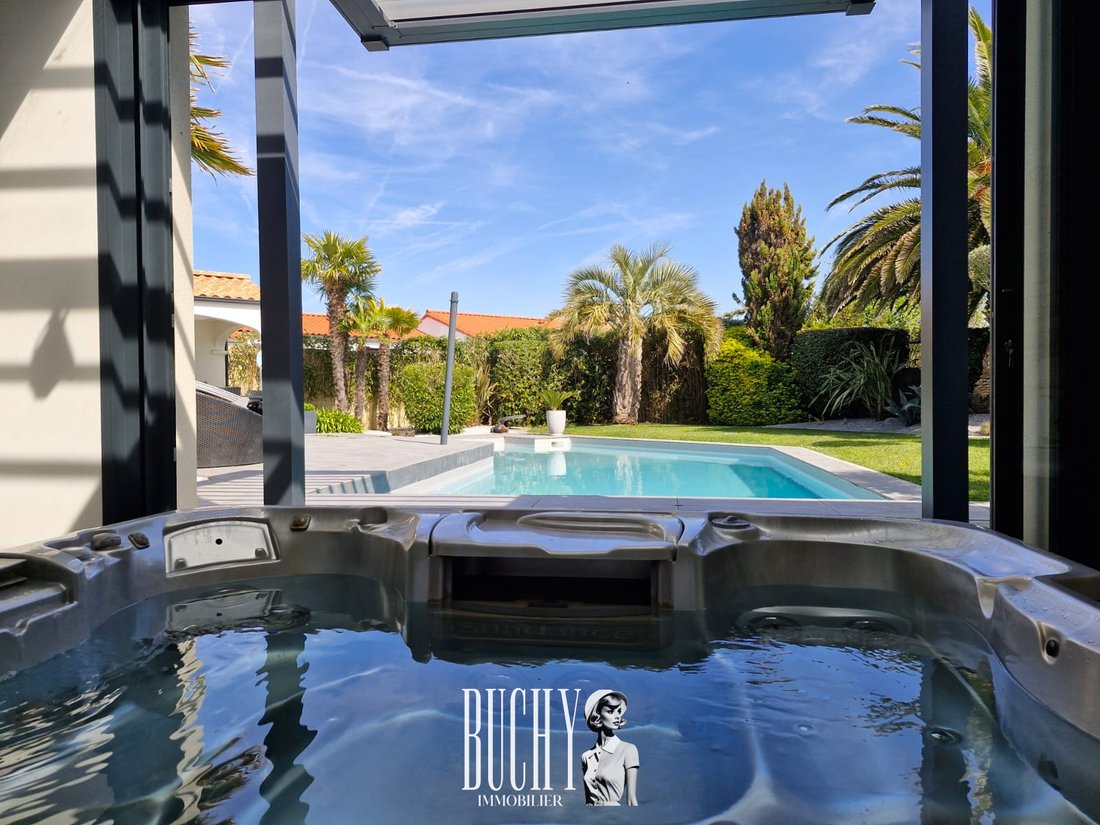 House in Olonne-sur-Mer, Les Sables-d'Olonne, France 3 - 16297426