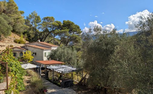 Villa à Cantaron, Provence-Alpes-Côte d'Azur, France 1