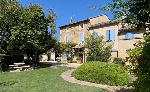 House in Althen-des-Paluds, Provence-Alpes-Côte d'Azur, France 1