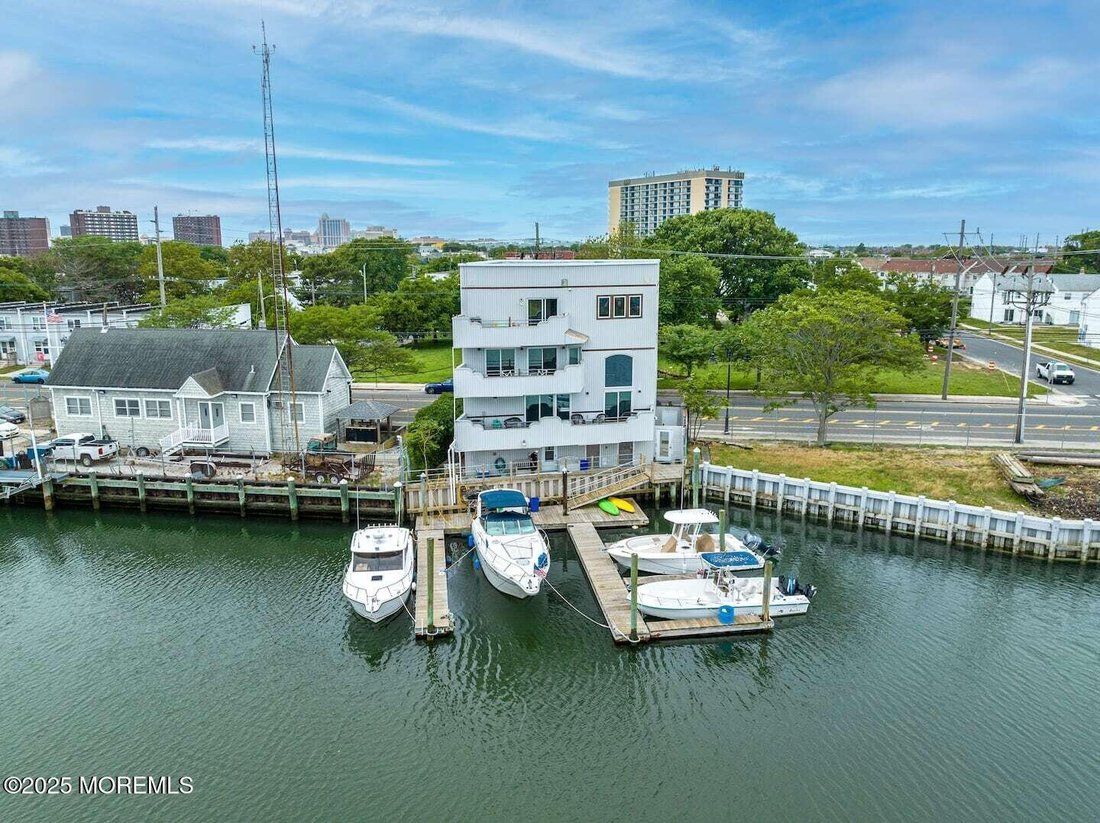 House in Atlantic City, New Jersey, United States 1 - 16299830