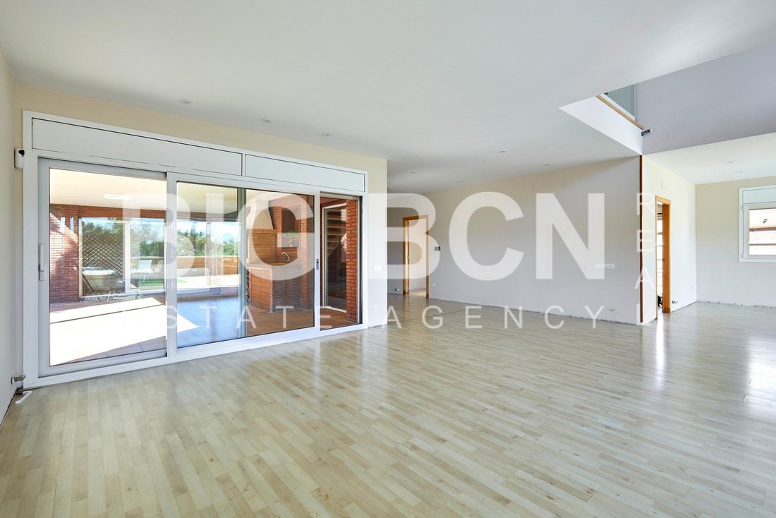 Villa in Sant Cugat del Valles, Catalonia, Spain 3 - 16300035