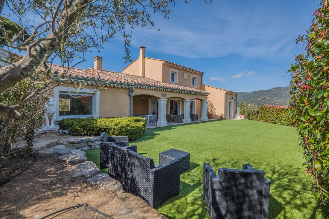 Villa in Ville-Les Saquedes-Le Bouillonnet, Sainte-Maxime, France 1 - 16297517
