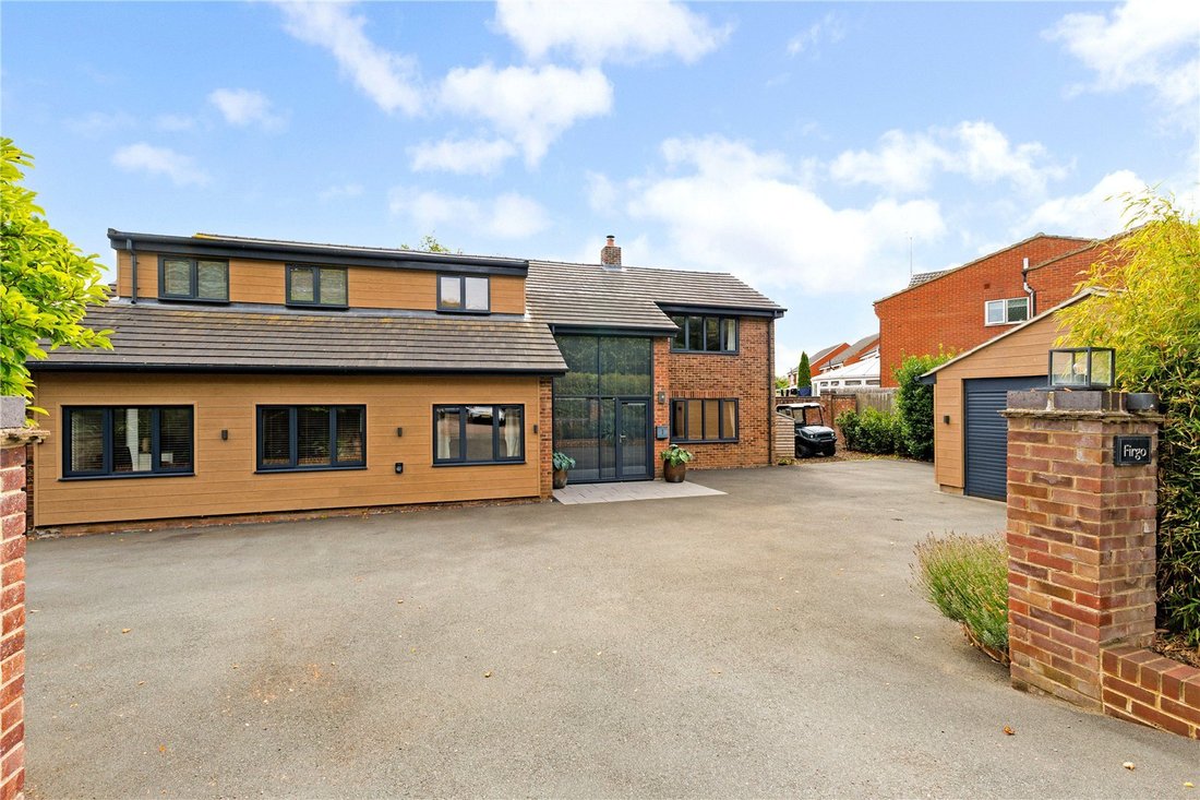 House in Brackley, England 1 - 16296137