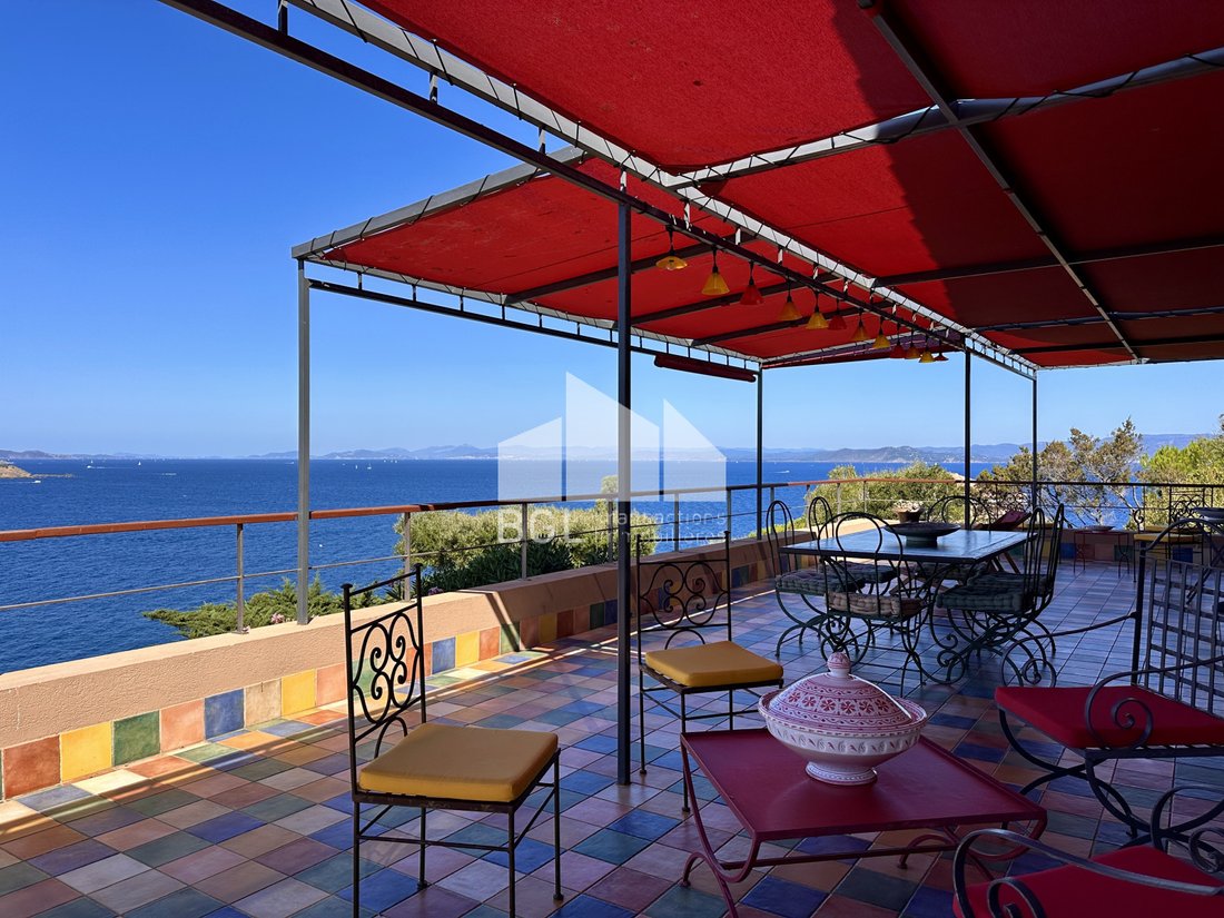 House in Hyeres, Provence-Alpes-Côte d'Azur, France 5 - 16296575