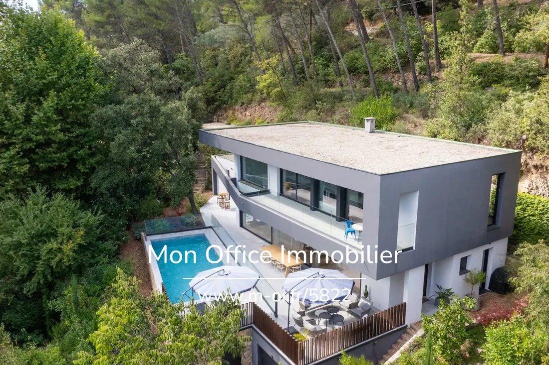 House in Saint-Marc-Jaumegarde, Provence-Alpes-Côte d'Azur, France 2 - 16300079