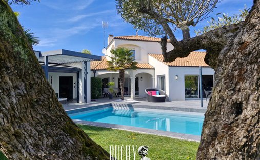 House in Olonne-sur-Mer, Les Sables-d'Olonne, France 1