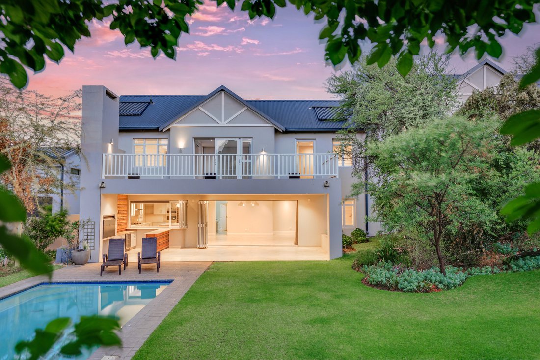 House in Broadacres, Gauteng, South Africa 3 - 16298600