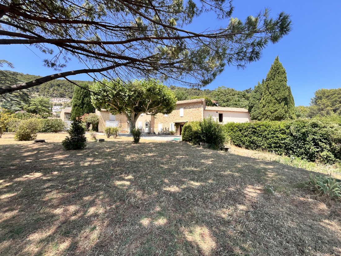 House in Beaumes-de-Venise, Provence-Alpes-Côte d'Azur, France 2 - 16296728