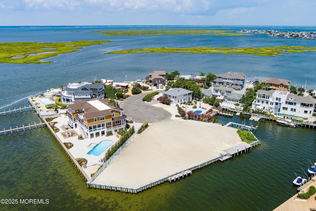 House in Ship Bottom, New Jersey, United States 5 - 16299673